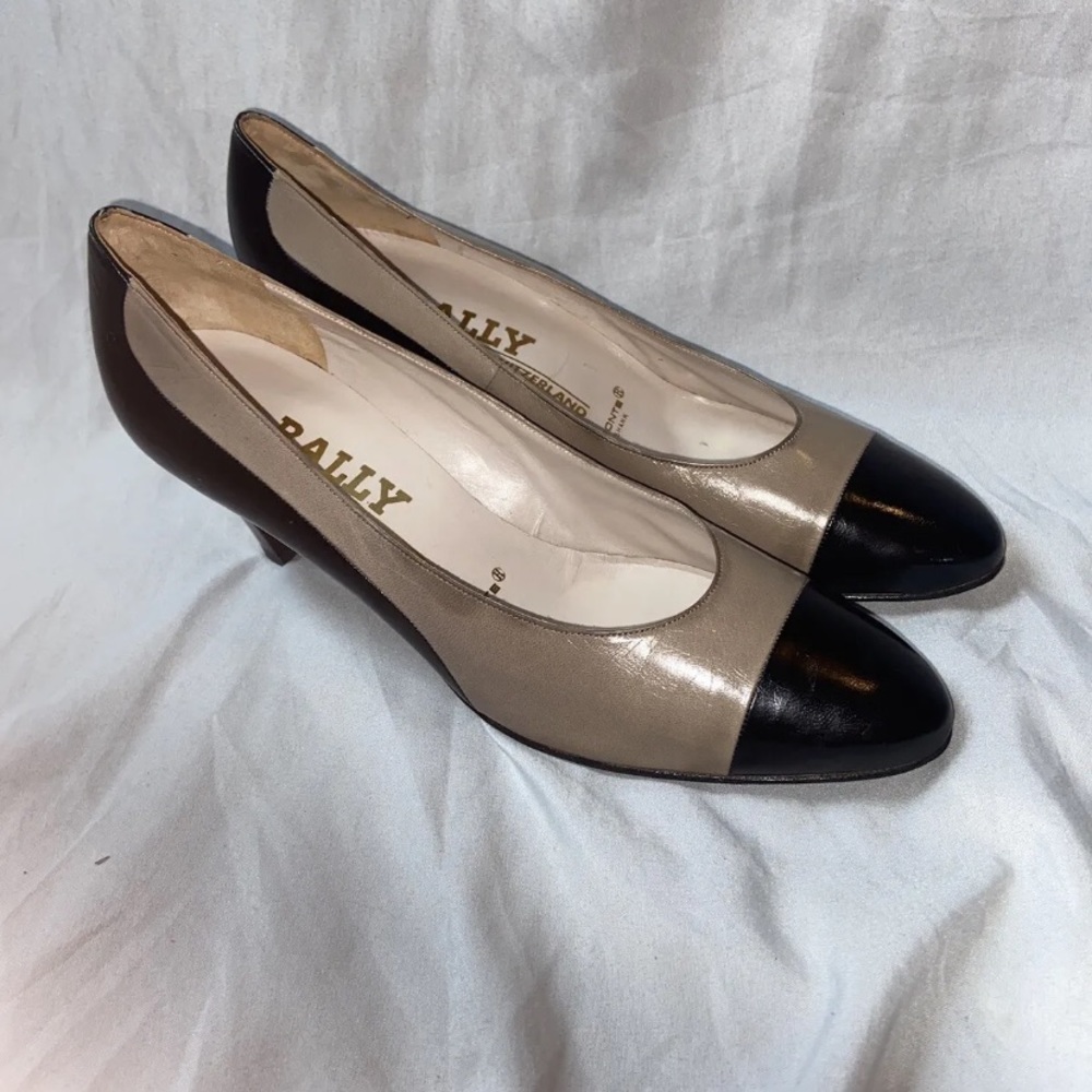 Bally Switzerland womens two tone pumps